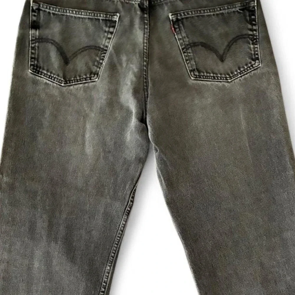 Preowned 2007 Black washed Levi Strauss 550 relaxed fit denim jeans. 40